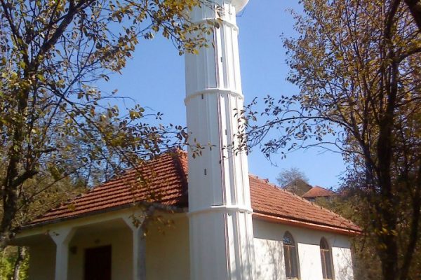 Džamija u naselju Donji Gradac